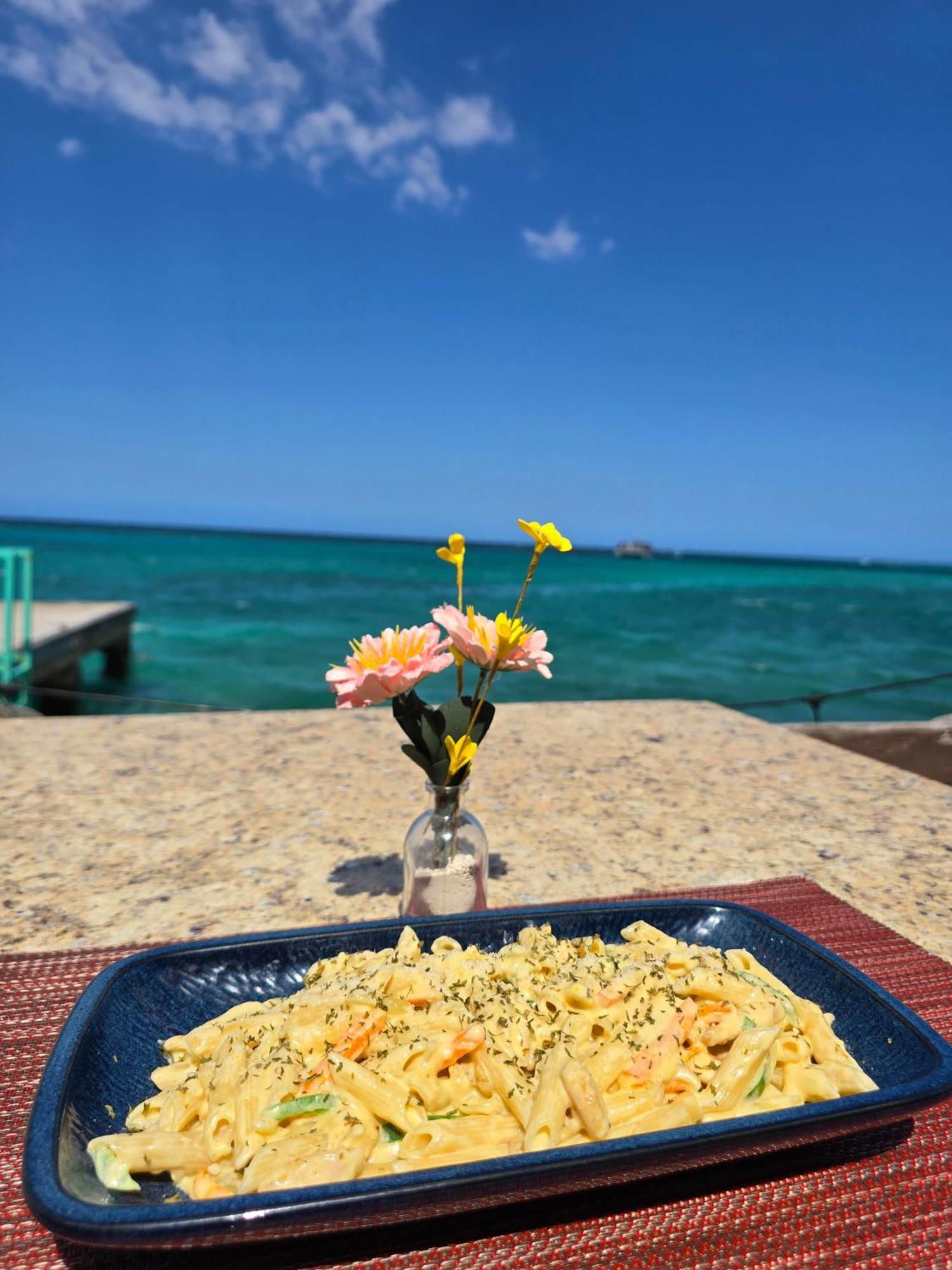 Ocean Palms Hotell Ocho Rios Exteriör bild